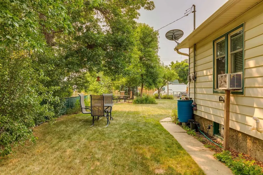 2209 22 Street Nanton AB T0L 1R0