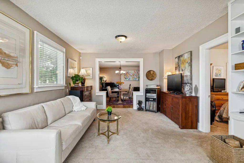 2209 22 Street Nanton AB T0L 1R0