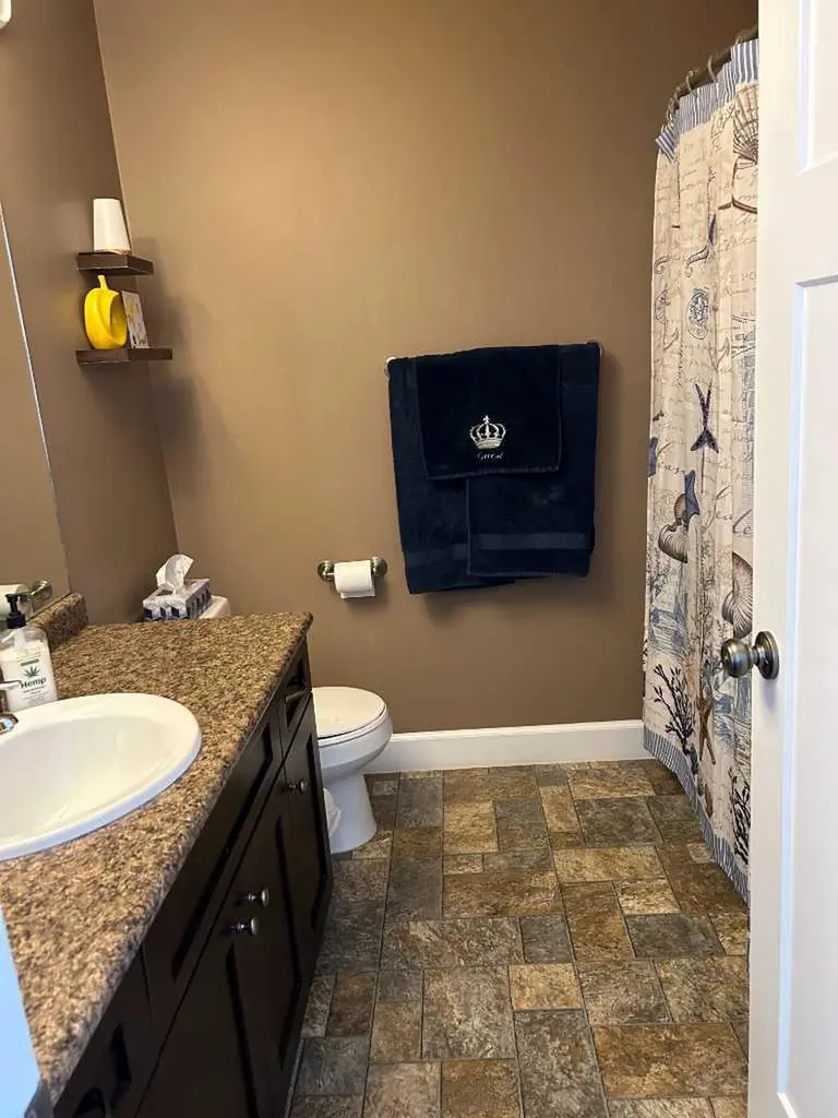 1319 54 Avenue Lloydminster AB T9V2K1