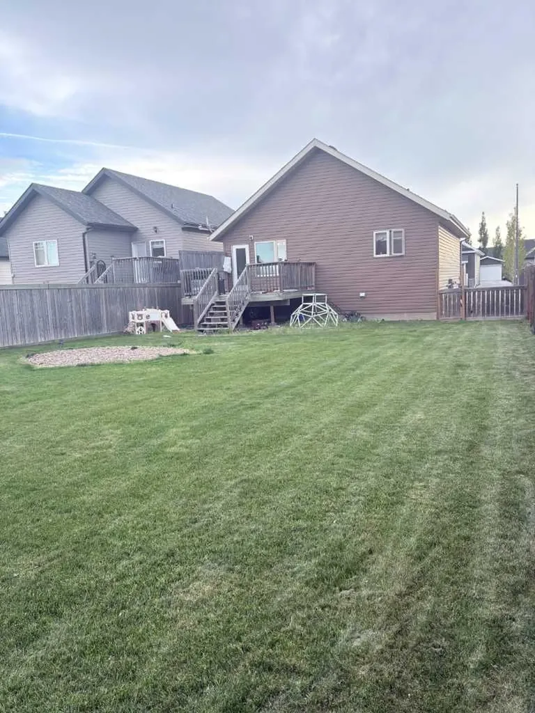 1319 54 Avenue Lloydminster AB T9V2K1