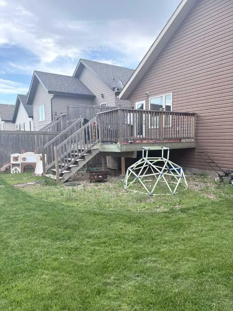 1319 54 Avenue Close Lloydminster AB T9V2K1