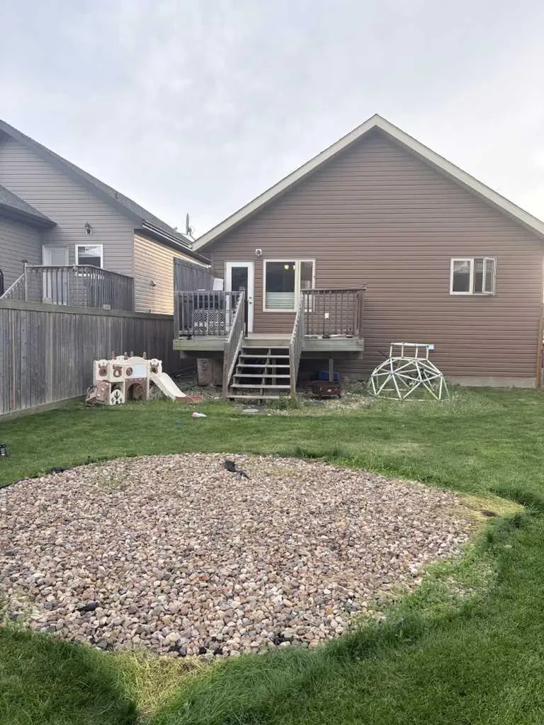 1319 54 Avenue Close Lloydminster AB T9V2K1