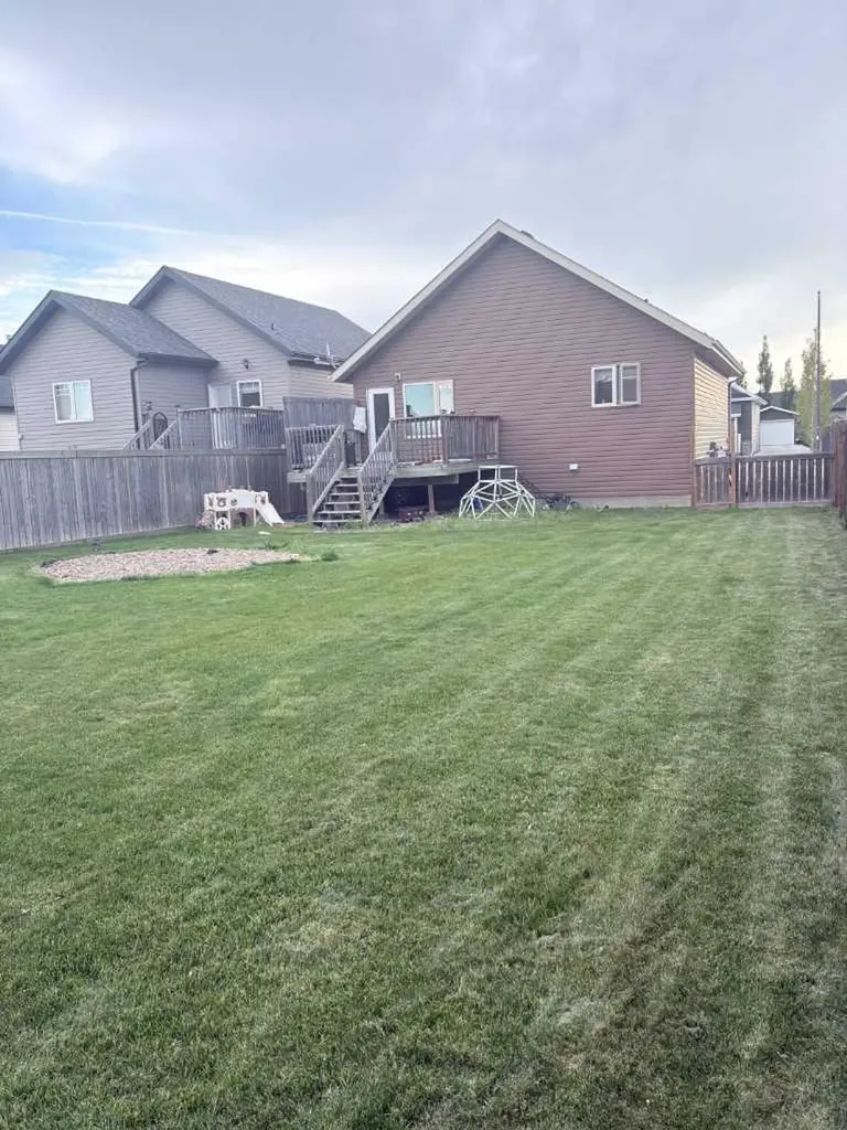 1319 54 Avenue Close Lloydminster AB T9V2K1