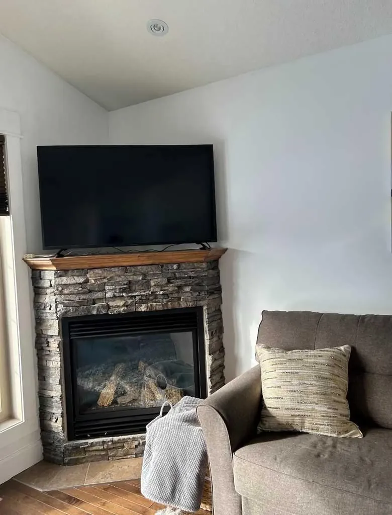 1319 54 Avenue Lloydminster AB T9V2K1