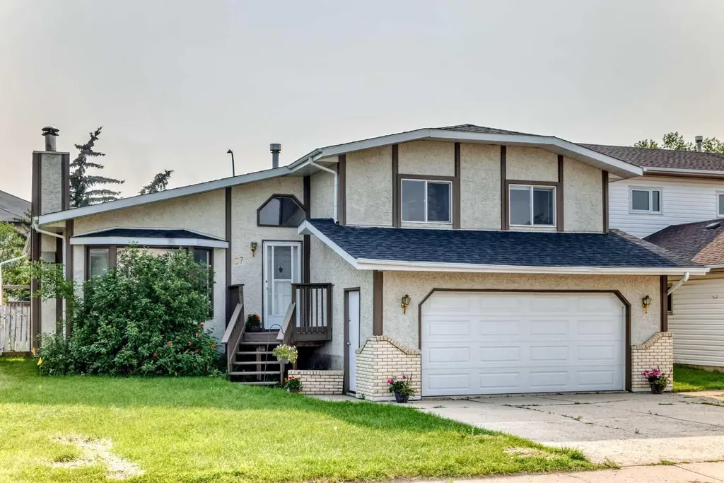 37 Kennings Crescent Red Deer AB T4P 3M8