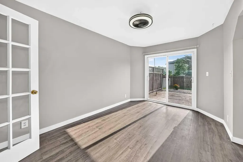 37 Kennings Crescent Red Deer AB T4P 3M8