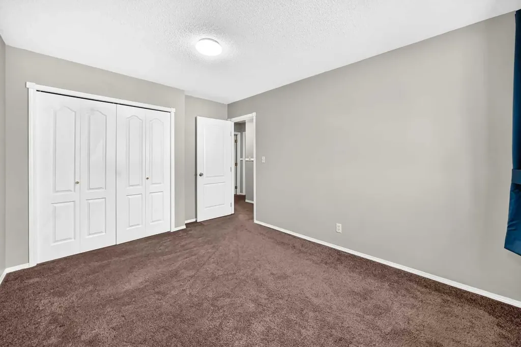 37 Kennings Crescent Red Deer AB T4P 3M8