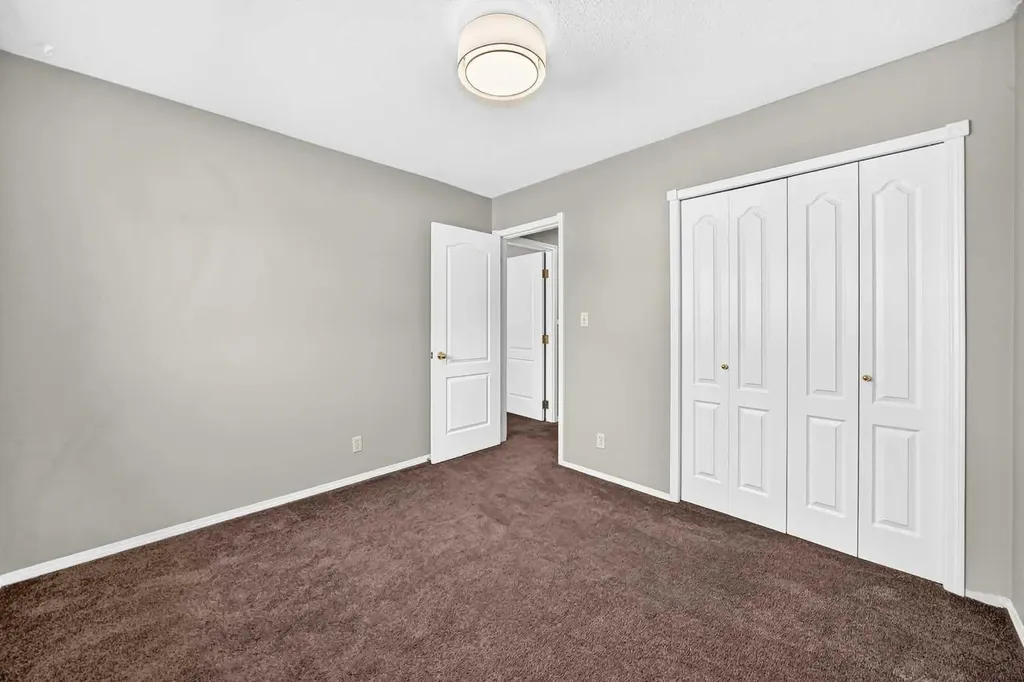 37 Kennings Crescent Red Deer AB T4P 3M8