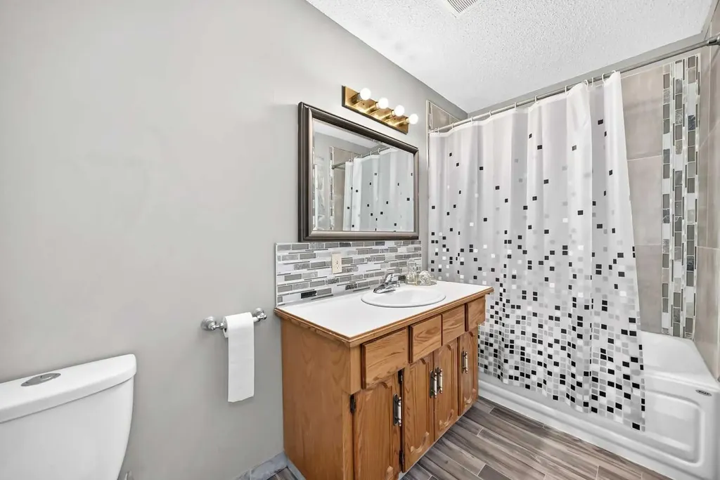 37 Kennings Crescent Red Deer AB T4P 3M8