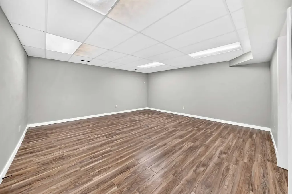 37 Kennings Crescent Red Deer AB T4P 3M8