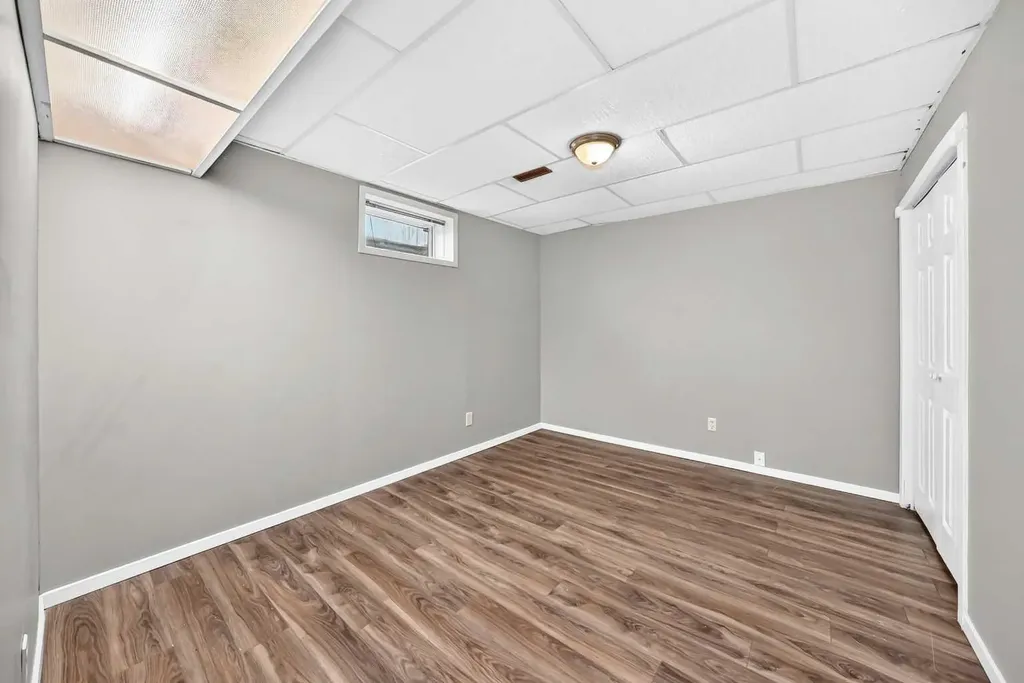 37 Kennings Crescent Red Deer AB T4P 3M8