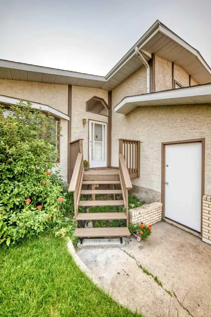 37 Kennings Crescent Red Deer AB T4P 3M8