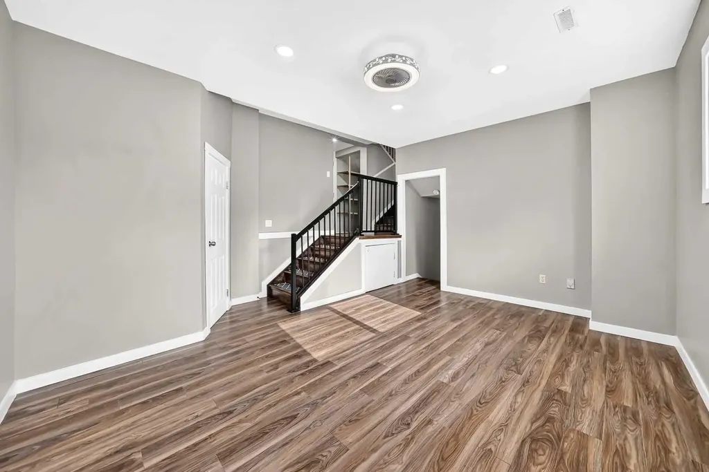 37 Kennings Crescent Red Deer AB T4P 3M8
