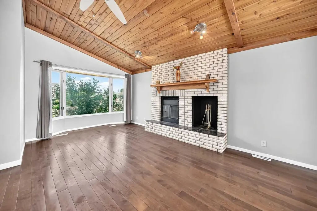 37 Kennings Crescent Red Deer AB T4P 3M8