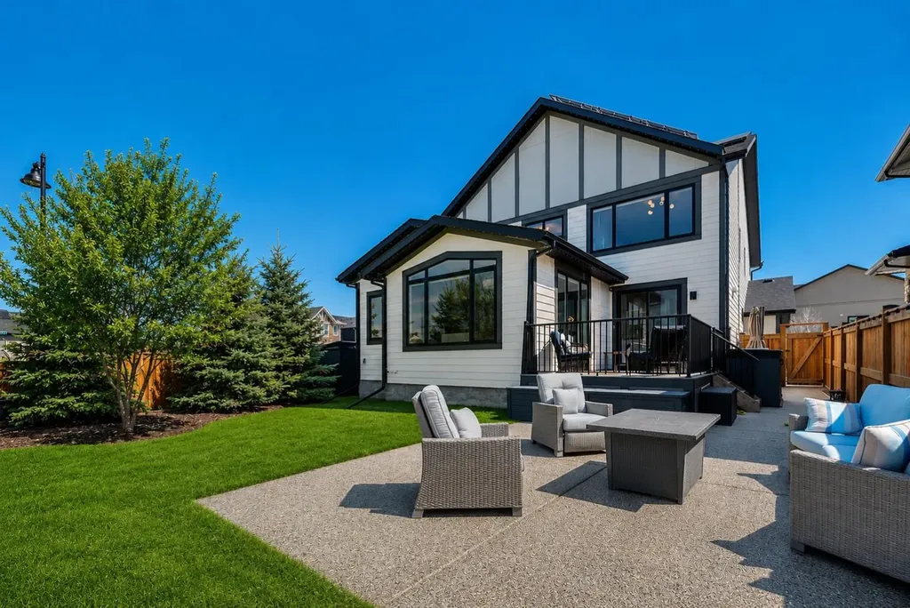 6 Legacy Woods Crescent SE Calgary AB T2X 2G5