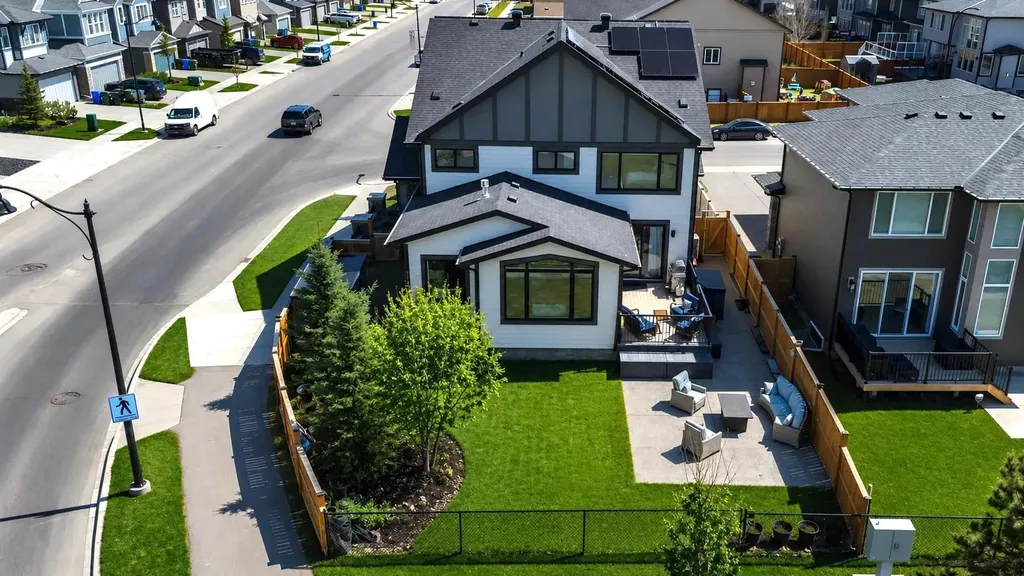 6 Legacy Woods Crescent SE Calgary AB T2X 2G5