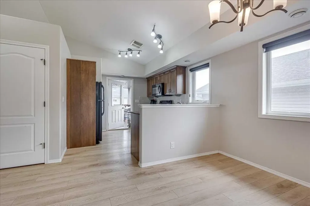13 Rogers Road Sylvan Lake AB T4S 0J8