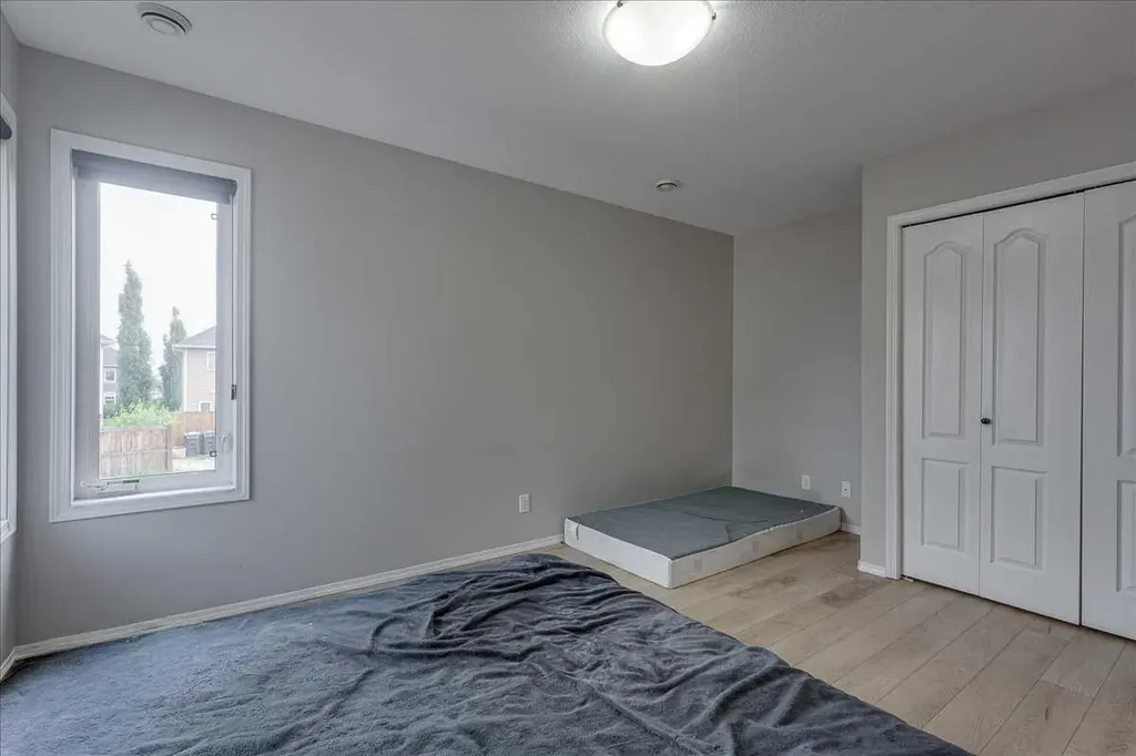 13 Rogers Road Sylvan Lake AB T4S 0J8
