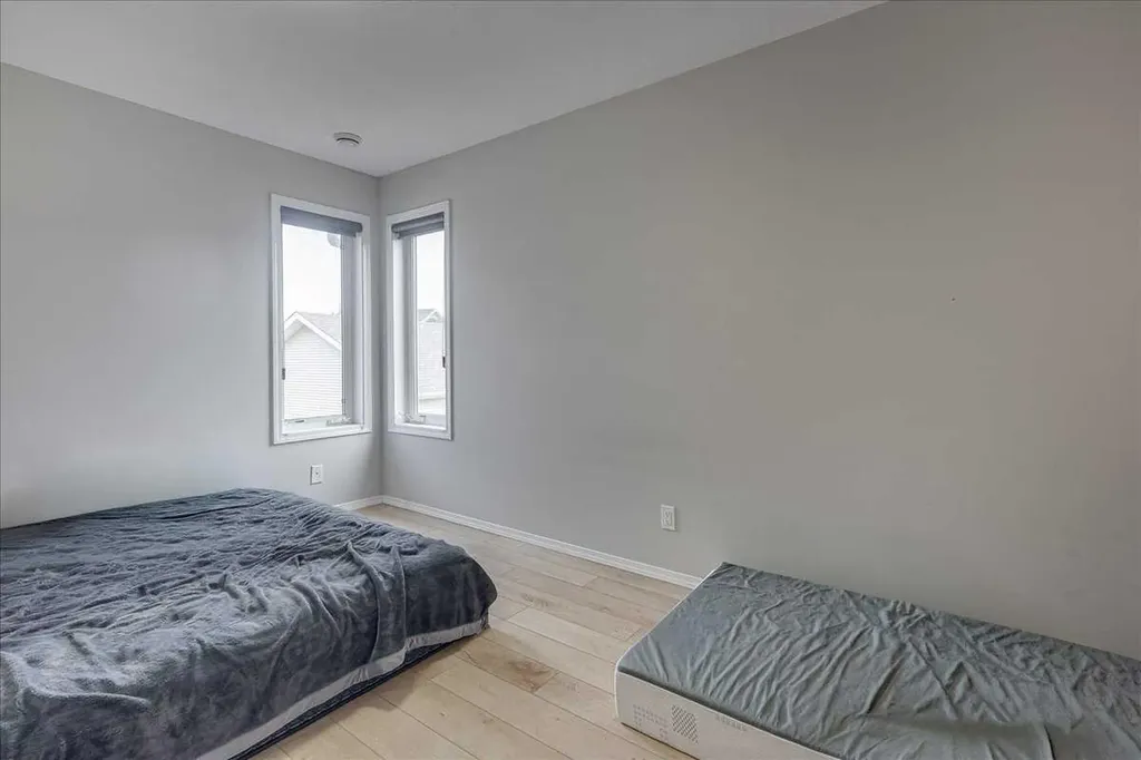 13 Rogers Road Sylvan Lake AB T4S 0J8