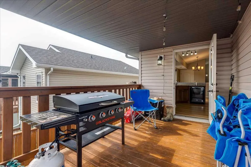 13 Rogers Road Sylvan Lake AB T4S 0J8