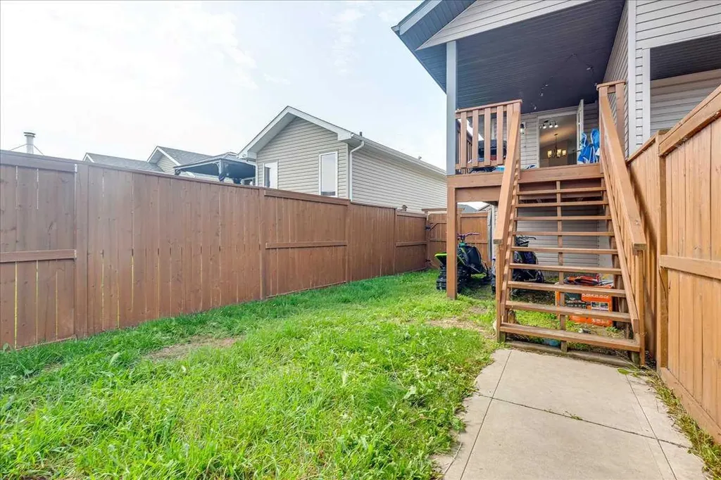 13 Rogers Road Sylvan Lake AB T4S 0J8