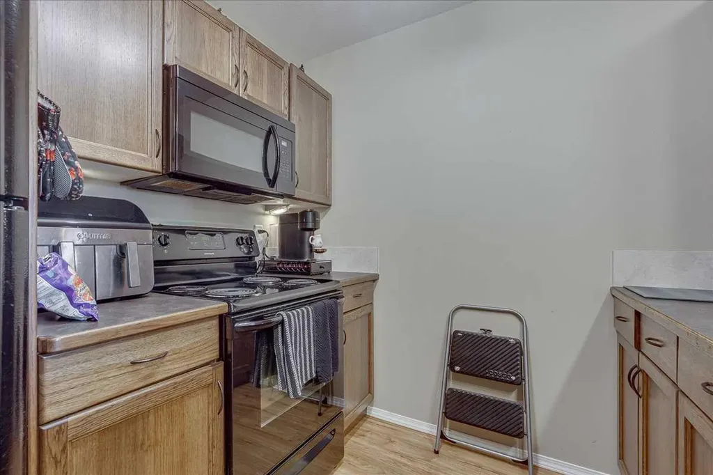 13 Rogers Road Sylvan Lake AB T4S 0J8