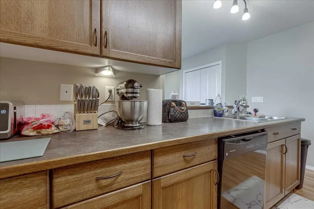 13 Rogers Road Sylvan Lake AB T4S 0J8