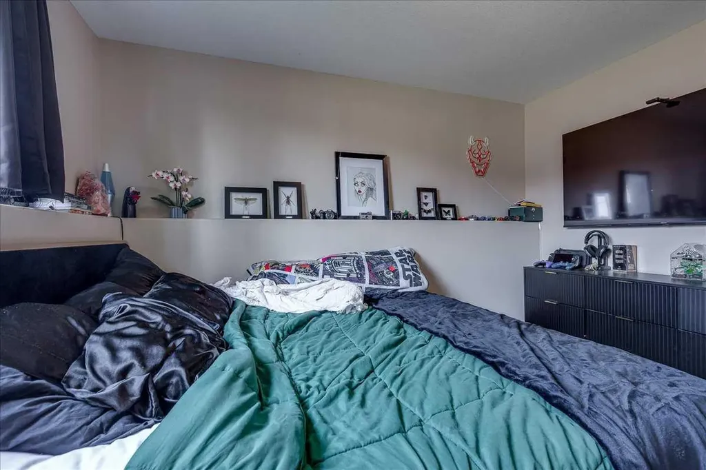 13 Rogers Road Sylvan Lake AB T4S 0J8