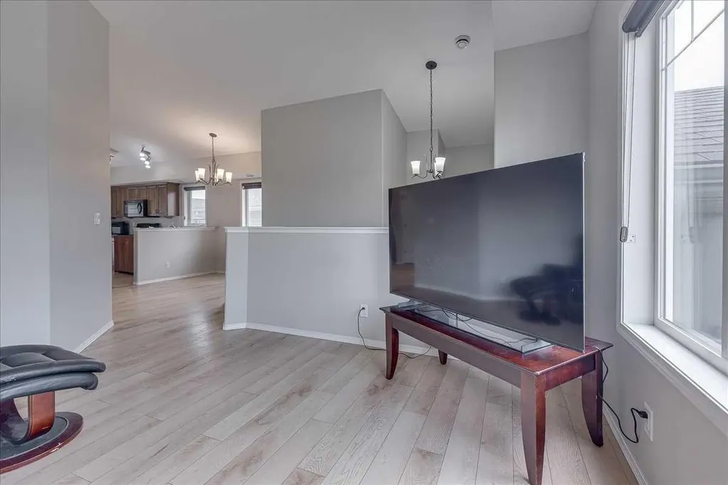 13 Rogers Road Sylvan Lake AB T4S 0J8