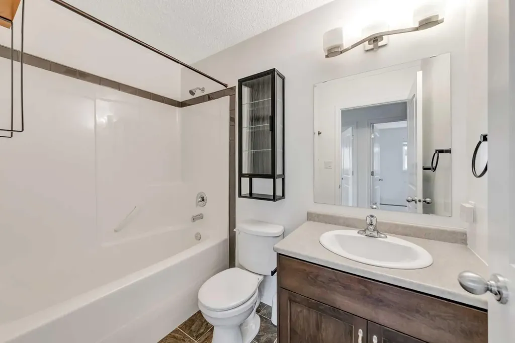 2715 73 Avenue Lloydminster AB T9V 2V8