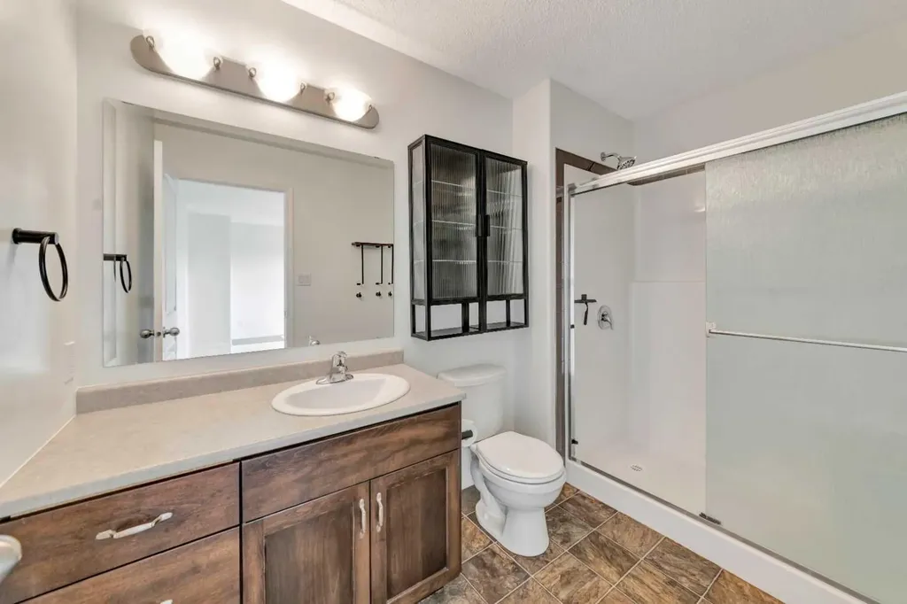 2715 73 Avenue Lloydminster AB T9V 2V8