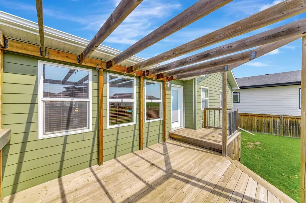 2715 73 Avenue Lloydminster AB T9V 2V8