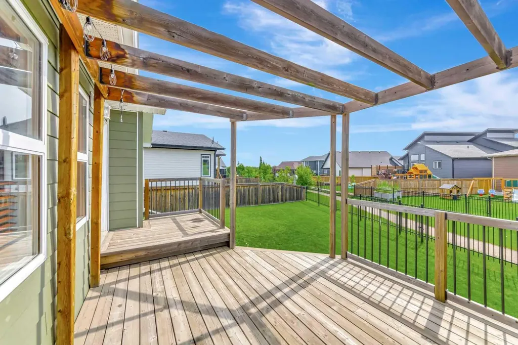 2715 73 Avenue Lloydminster AB T9V 2V8