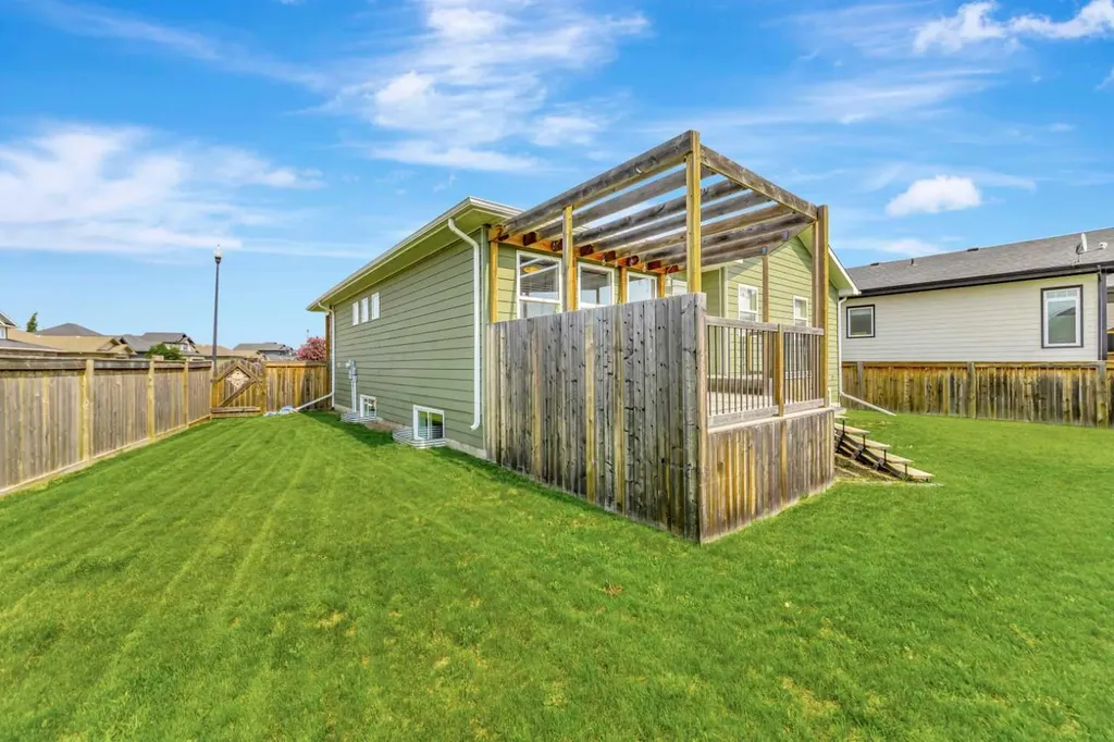 2715 73 Avenue Lloydminster AB T9V 2V8