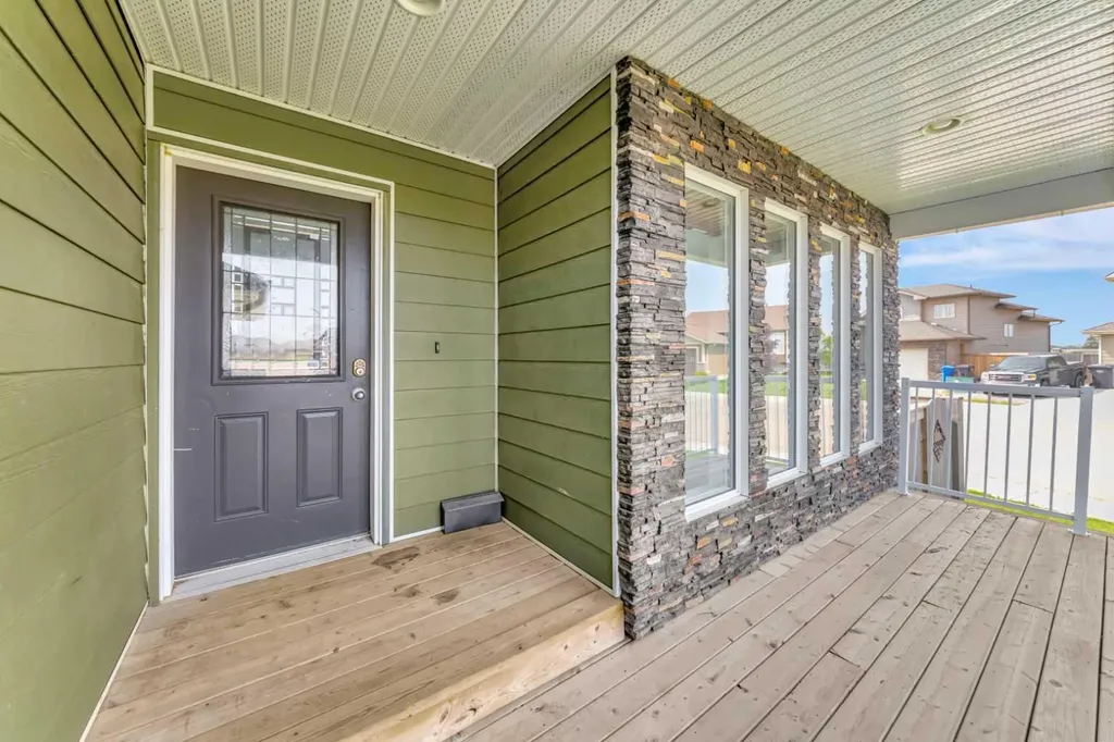 2715 73 Avenue Lloydminster AB T9V 2V8
