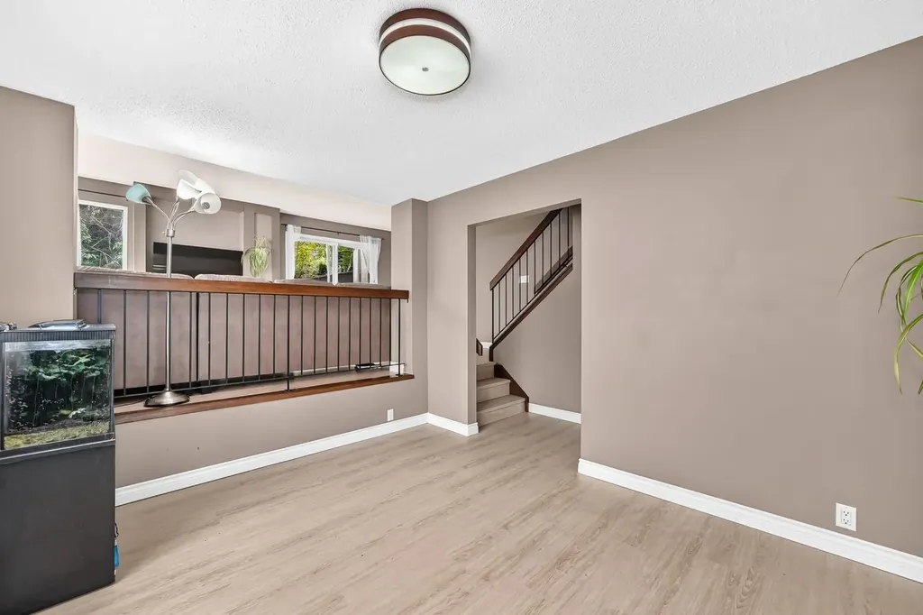 961 Ranchview Crescent NW Calgary AB T3G1A4