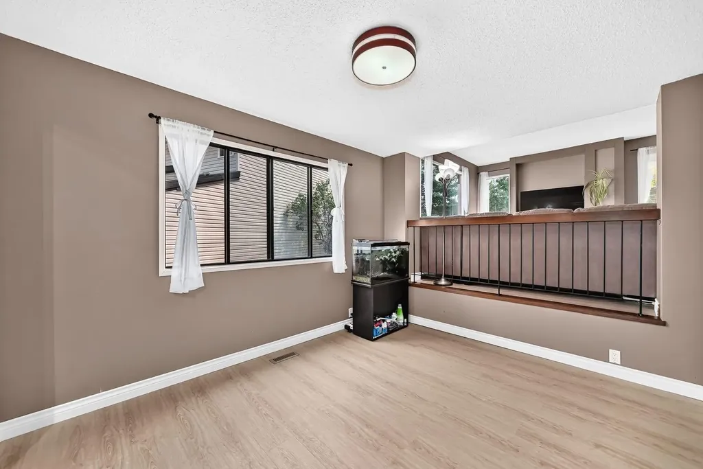 961 Ranchview Crescent NW Calgary AB T3G1A4