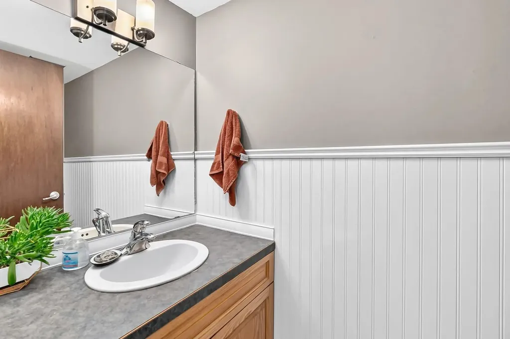 961 Ranchview Crescent NW Calgary AB T3G1A4