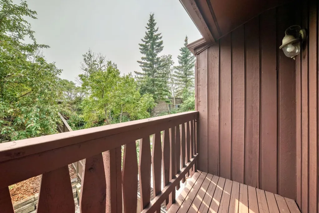 961 Ranchview Crescent NW Calgary AB T3G1A4
