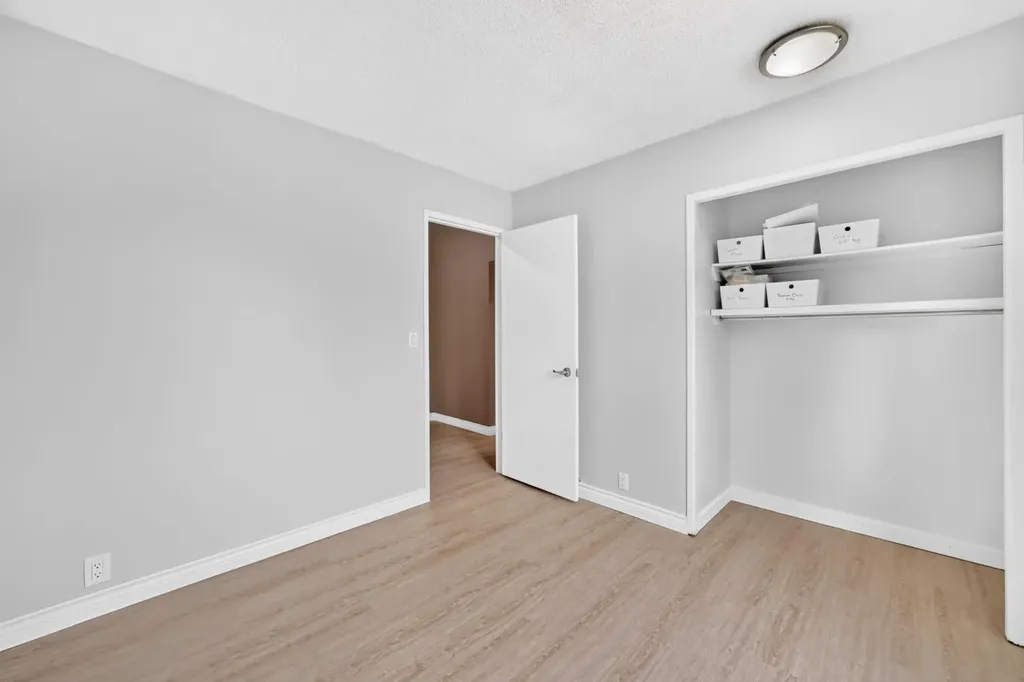 961 Ranchview Crescent NW Calgary AB T3G1A4
