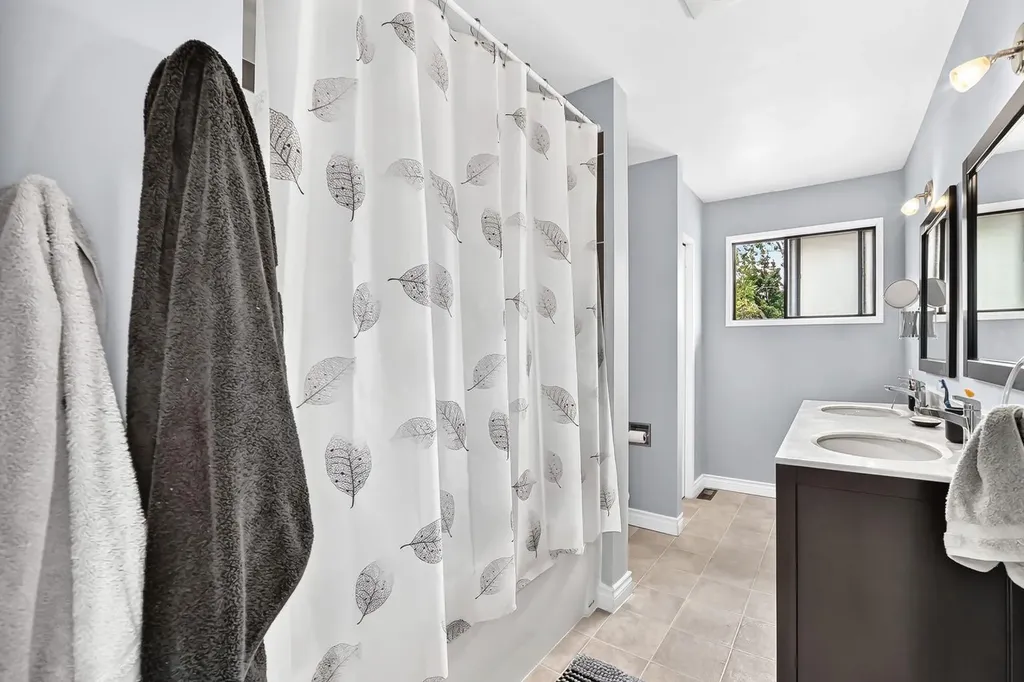 961 Ranchview Crescent NW Calgary AB T3G1A4