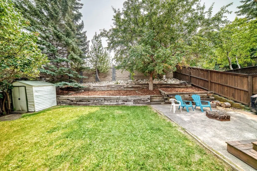 961 Ranchview Crescent NW Calgary AB T3G1A4