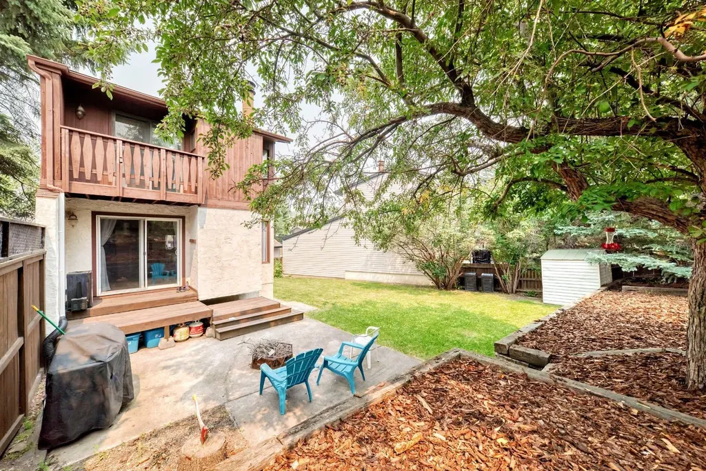 961 Ranchview Crescent NW Calgary AB T3G1A4