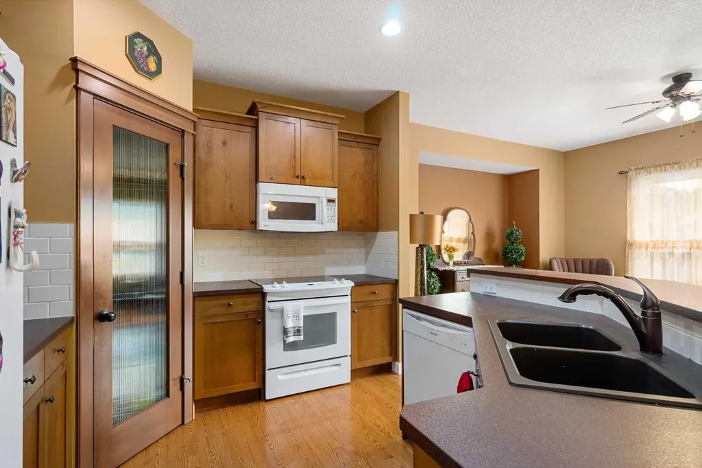 2478 Ravenswood View SE Airdrie AB T4A 0A8