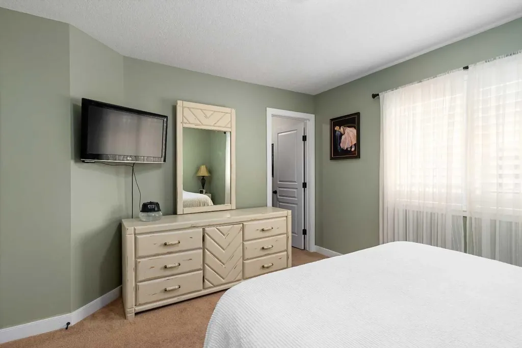 2478 Ravenswood View SE Airdrie AB T4A 0A8
