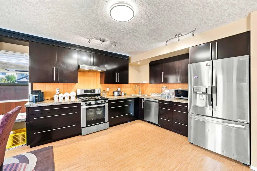 278 Martha's Manor NE Calgary AB T3Y 4Y6