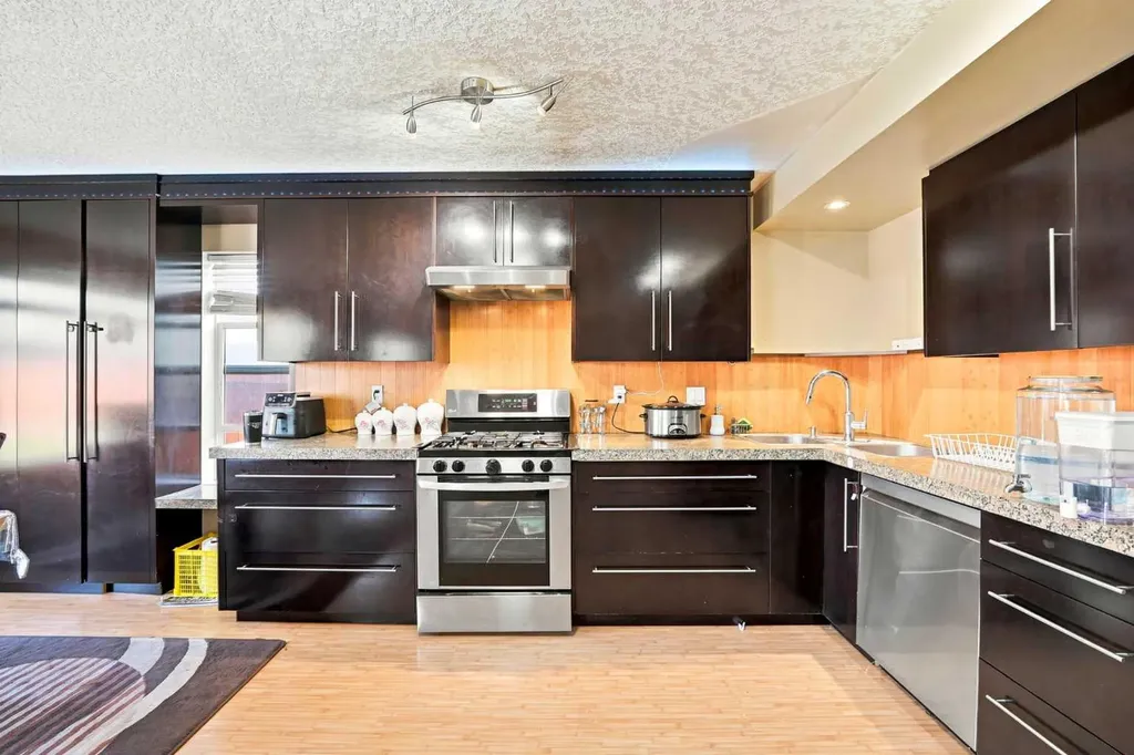 278 Martha's Manor NE Calgary AB T3Y 4Y6