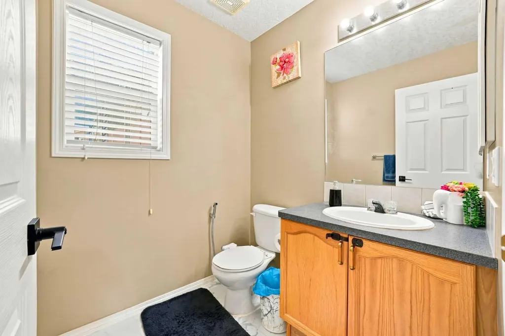 278 Martha's Manor NE Calgary AB T3Y 4Y6
