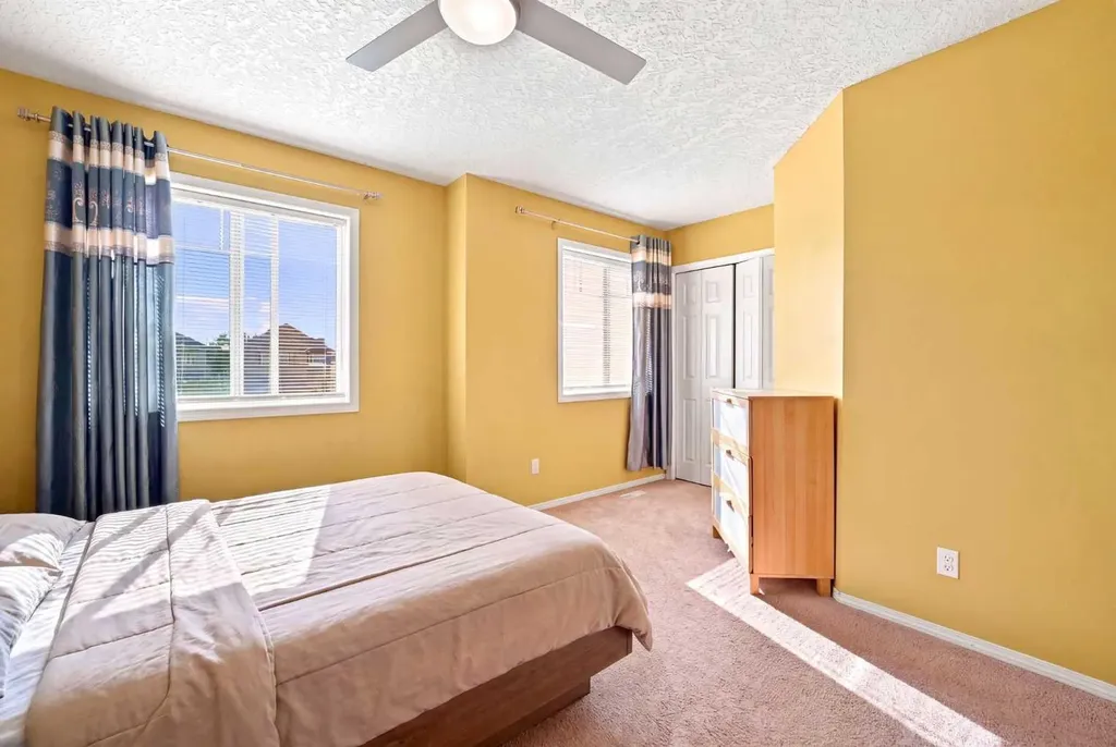 278 Martha's Manor NE Calgary AB T3Y 4Y6
