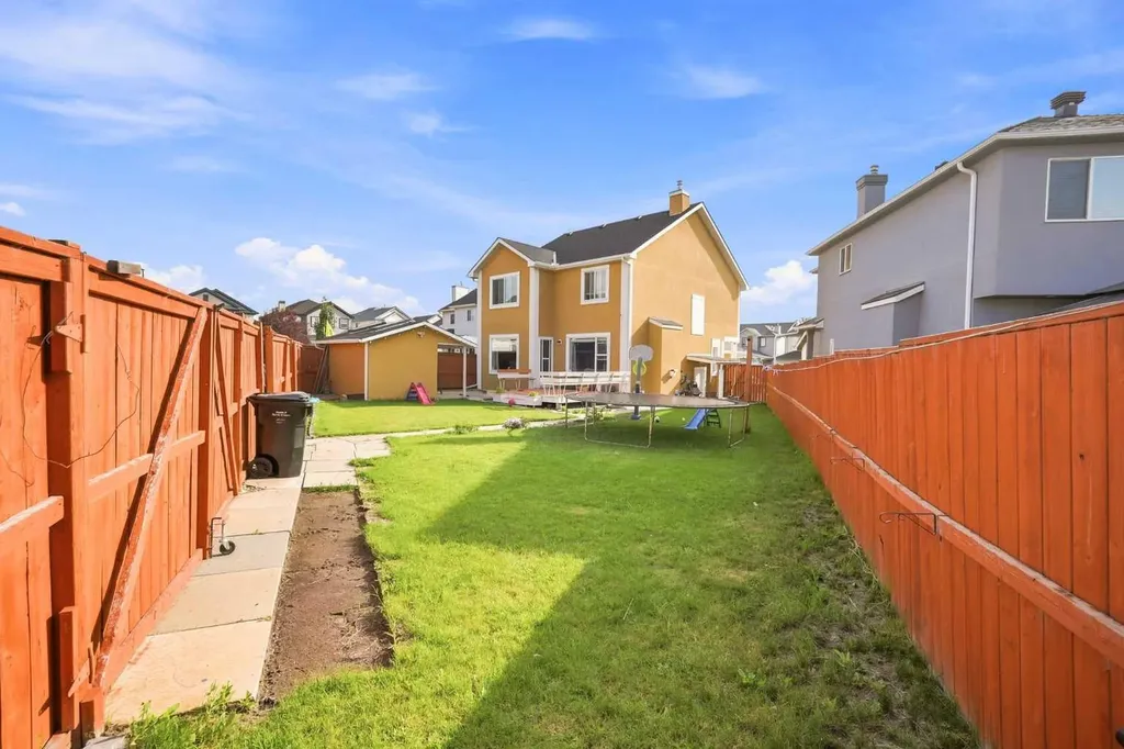 278 Martha's Manor NE Calgary AB T3Y 4Y6